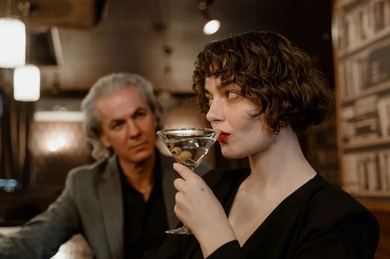 Drinking and ED Drugs: What Every Man Should Know Before His Next Cocktail